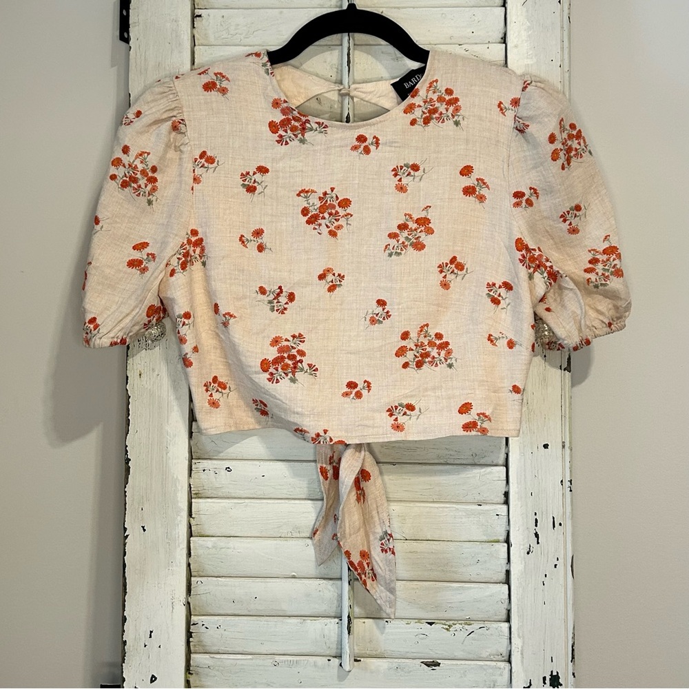 Anthropologie Bardot short sleeve crop top open back with tie ditzy floral XS